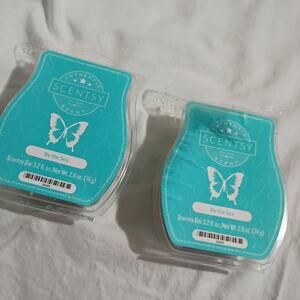 Scentsy Bar BY THE SEA 3.2 oz Authentic(Set of 2) scented wax Oil Stained Labels